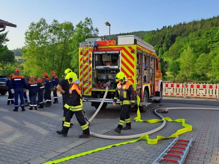 JF Löscheinsatz mit Rettung