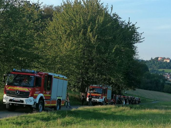 Aufstellung der Fahrzeuge vor dem Start der Sternfahrt in Rohrba